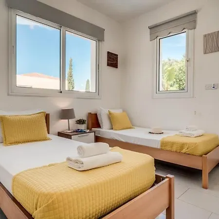 Villa Thomas *